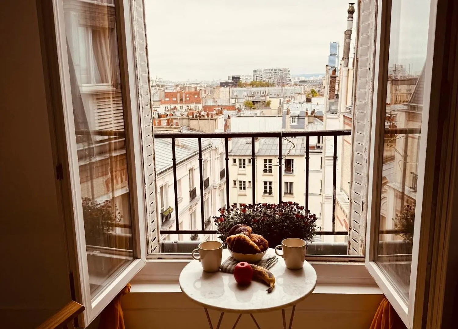 Les Toits De Paris Apartment